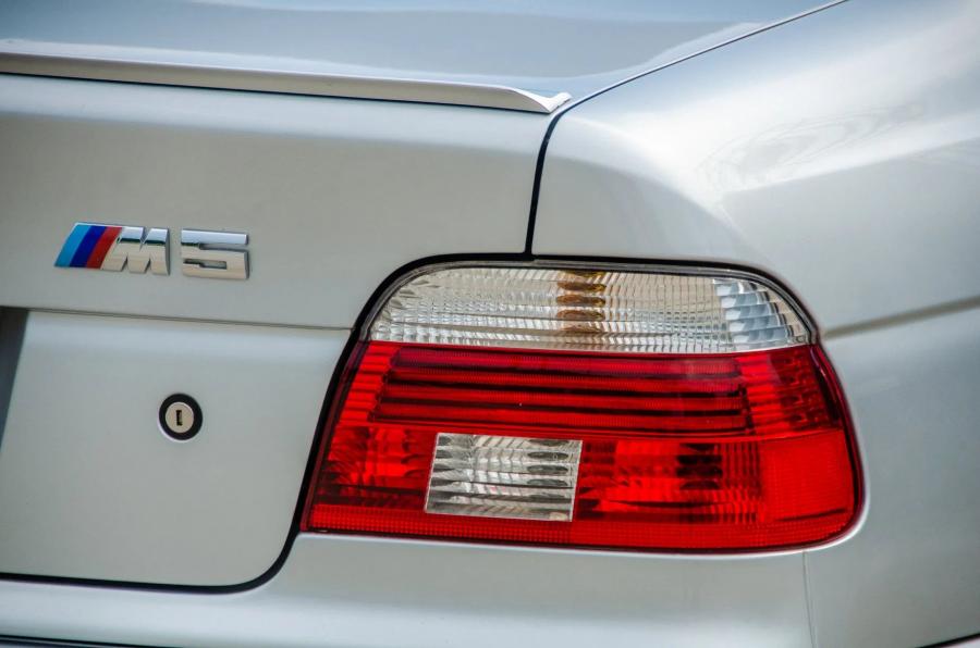 Детали экстерьера BMW M5 (E39) 2003 года  (фото 121 из 148)